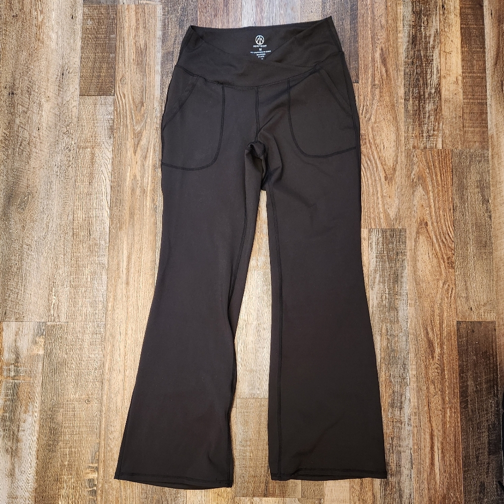 Move Theory Flare Leggings With Pockets